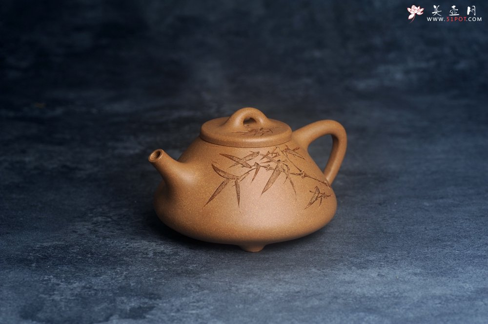 紫砂壶图片：美壶特惠 特好老黄段泥精致子冶石瓢壶 君子唯爱竹 特文气 - 美壶网