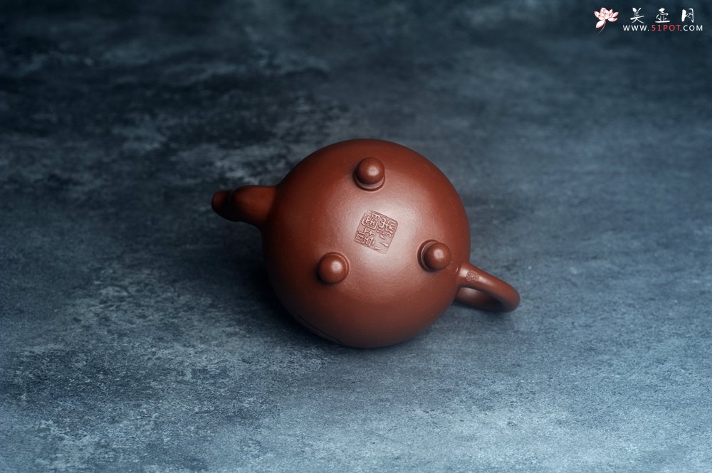 紫砂壶图片：潜力股周小培老师 4号井深井红皮龙 全手工桥钮乳鼎壶 期待与您结缘 - 美壶网