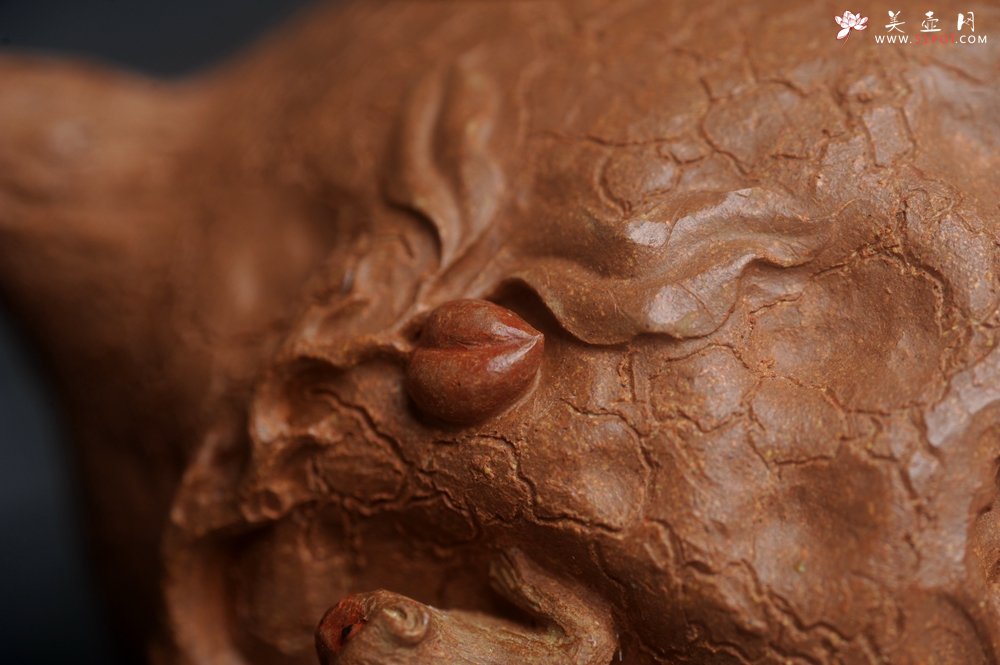 紫砂壶图片：潜力股董静老师精品全手金猴献寿供春壶 - 美壶网