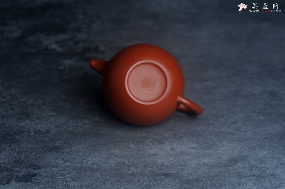 紫砂壶图片：美壶特惠 优质朱泥掇球壶 双刀装饰 茶人醉爱 - 美壶网