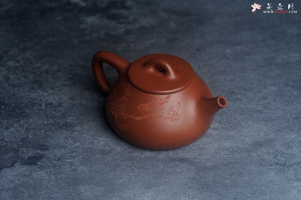 紫砂壶图片：美壶特惠 王老师全手工红降坡合瓢壶230cc 国助工 易轩 杨志超老师刻绘 装饰喜上眉梢特文气 - 美壶网