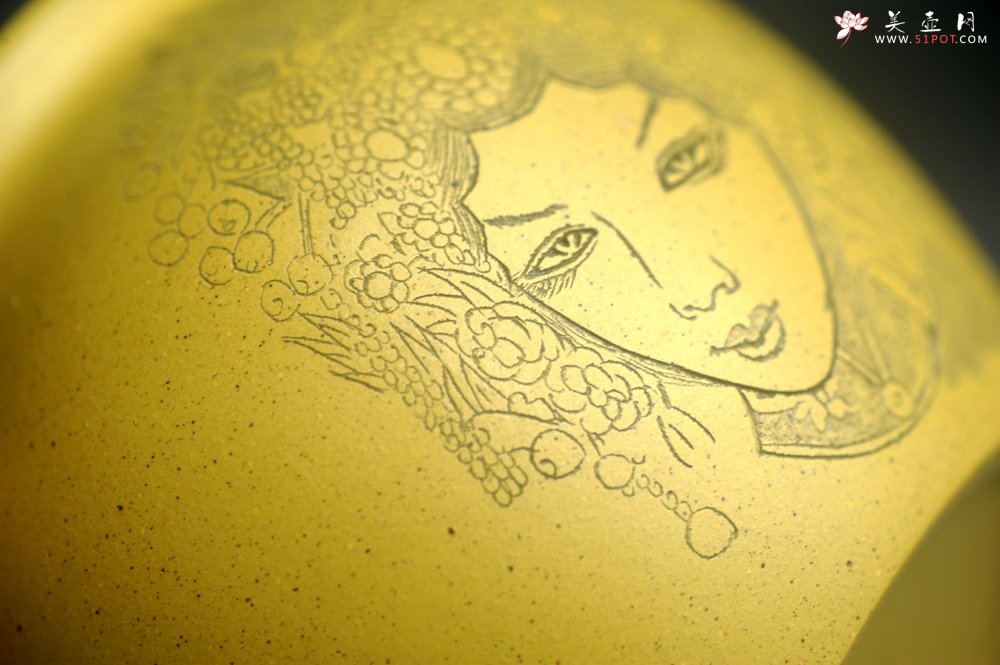 紫砂壶图片：美美公道杯特惠 优质黄金段泥公道杯 装饰美女特养眼 - 美壶网