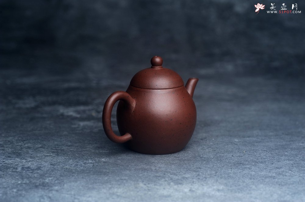 紫砂壶图片：美壶特惠 90年代铁砂老紫泥传统老工艺摹古打造 油性十足 铁质丰富 手工摹古梨形壶 独孔 已加过滤网 - 美壶网