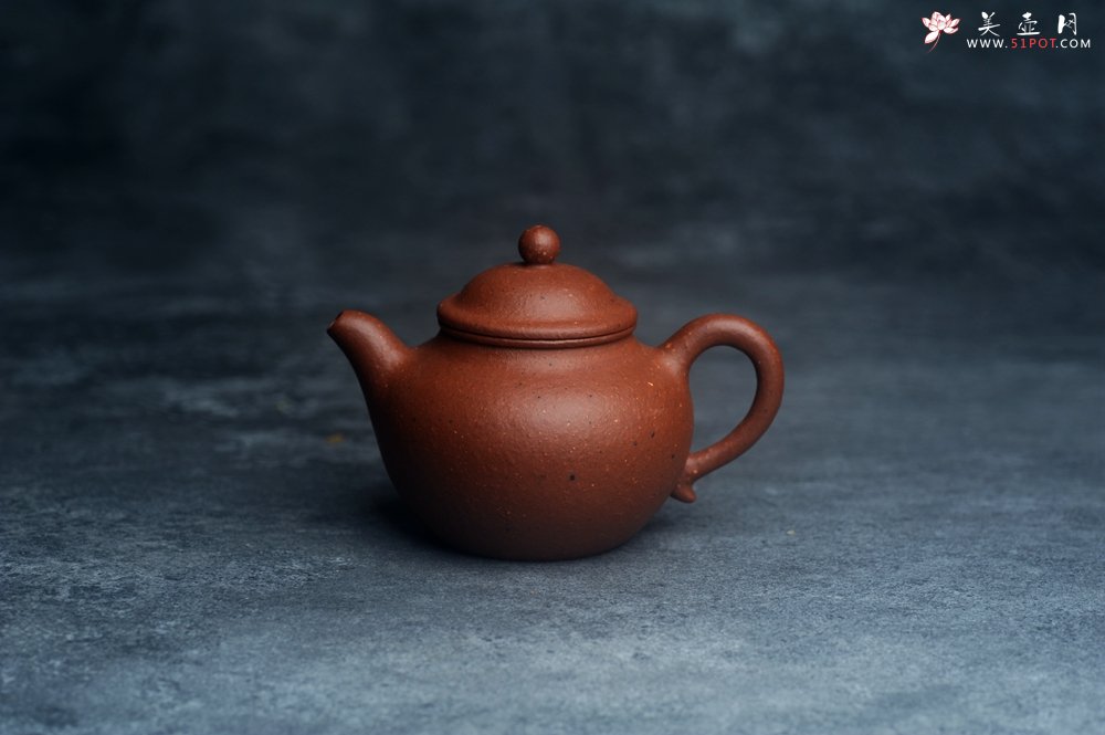 紫砂壶图片：美壶特惠 90年代老料传统老工艺摹古打造 油性十足 铁质丰富 手工摹古莲子壶 独孔 已加过滤网 - 美壶网