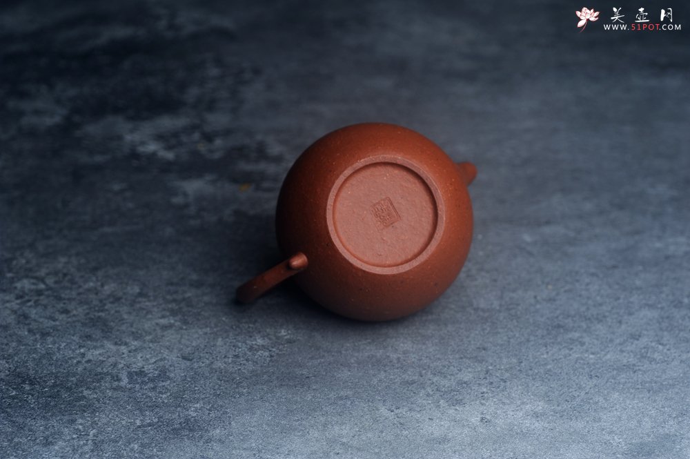 紫砂壶图片：美壶特惠 90年代老料传统老工艺摹古打造 油性十足 铁质丰富 手工摹古莲子壶 独孔 已加过滤网 - 美壶网