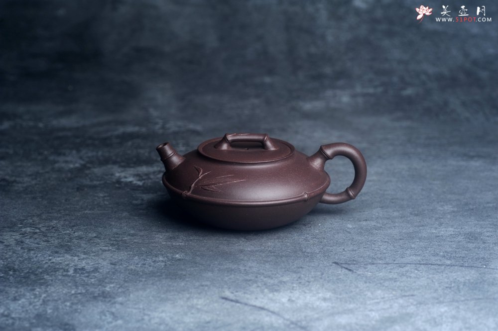 紫砂壶图片：美壶特惠 精致紫泥竹扁壶 茶人醉爱 - 美壶网