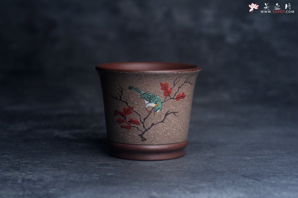 紫砂壶图片：美美杯特惠 精致花鸟紫泥粉黄金段泥主人杯 特文气 - 美壶网