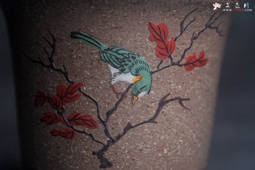 紫砂壶图片：美美杯特惠 精致花鸟紫泥粉黄金段泥主人杯 特文气 - 美壶网