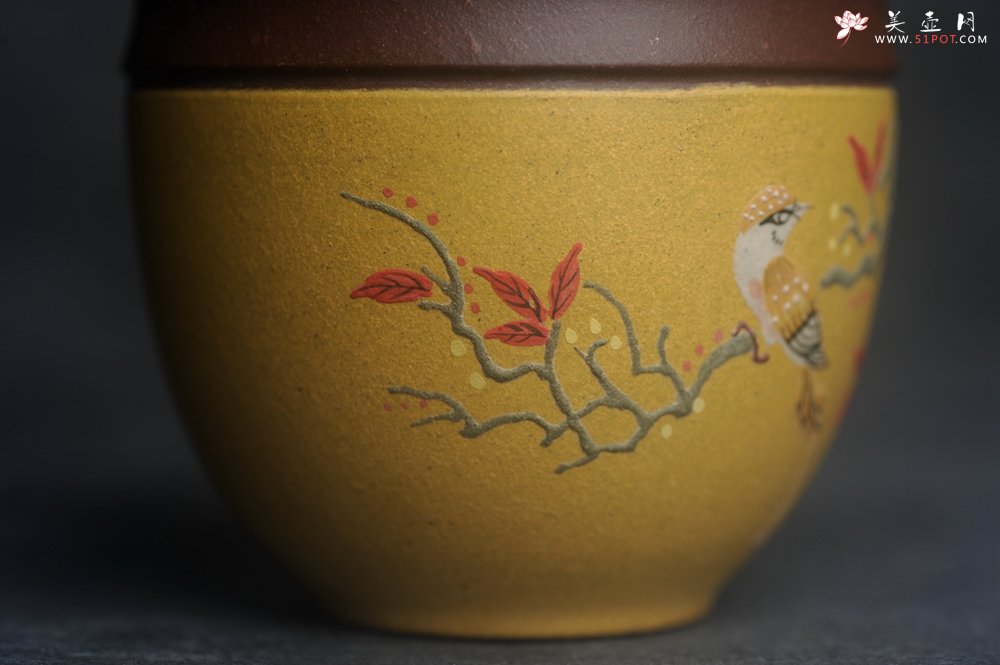 紫砂壶图片：美美杯特惠 精致花鸟紫砂杯 紫泥粉黄金段泥主人杯 茶杯 特文气 - 美壶网