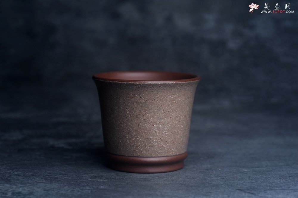 紫砂壶图片：美美杯特惠 精致花鸟紫泥粉黄金段泥主人杯 特文气 - 美壶网