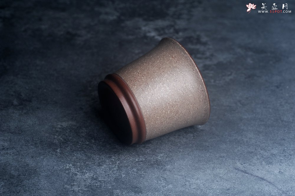 紫砂壶图片：美美杯特惠 精致花鸟紫泥粉黄金段泥主人杯 特文气 - 美壶网