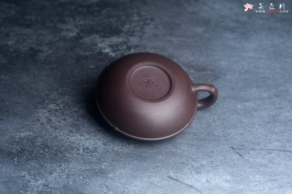 紫砂壶图片：美壶特惠 精致紫泥竹扁壶 茶人醉爱 - 美壶网