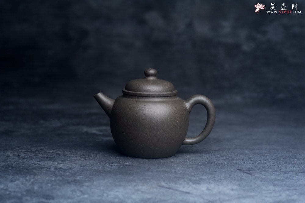 紫砂壶图片：美壶特惠 特好青灰段泥高士紫砂壶 茶人醉爱 - 美壶网