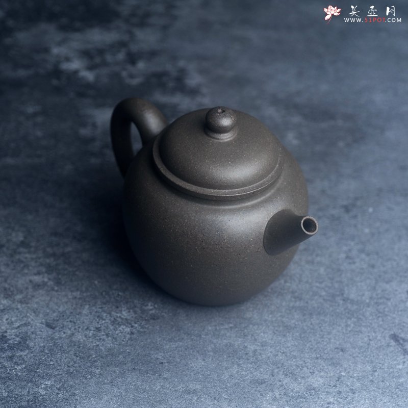 紫砂壶图片：美壶特惠 特好青灰段泥高士紫砂壶 茶人醉爱 - 美壶网