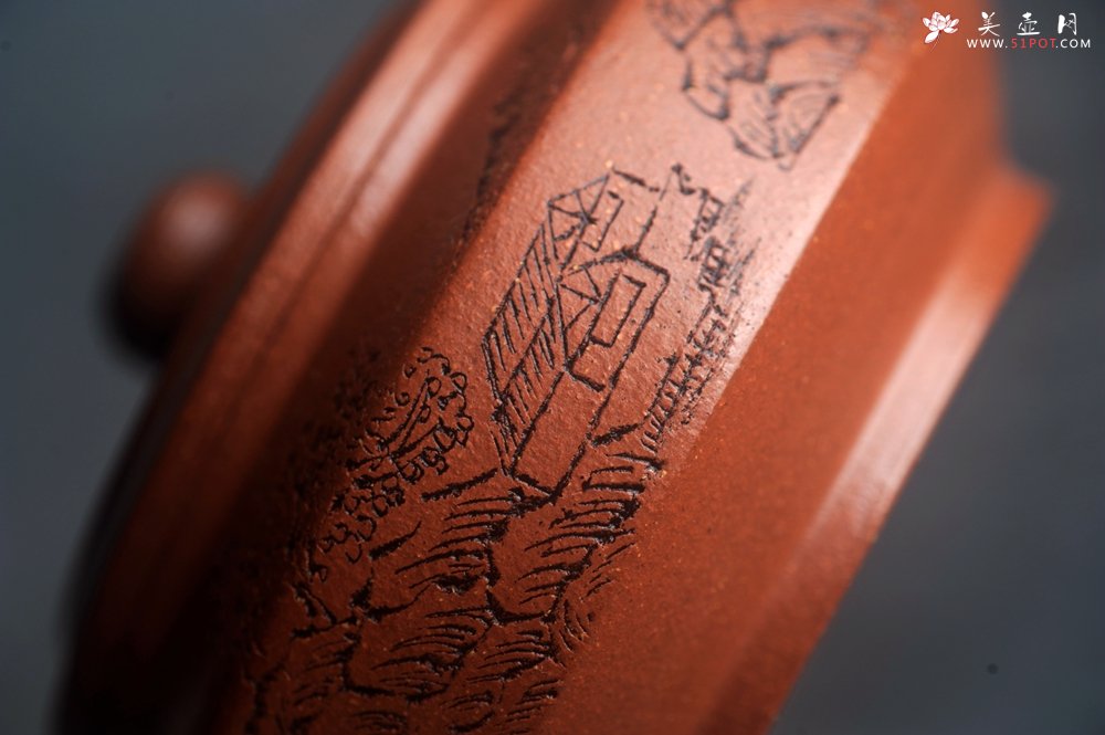 紫砂壶图片：美壶特惠 精致特好降坡泥周盘壶 装饰山水 特文气 - 美壶网