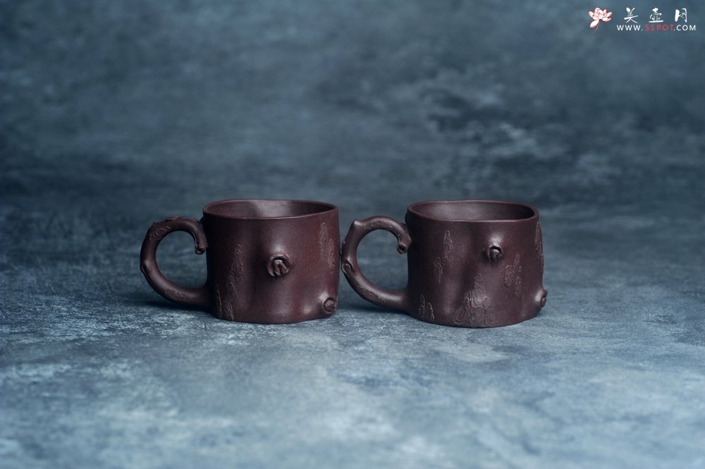 紫砂壶图片：实力演绎全手工重器松桩套组 一壶（280cc）二杯（130cc）一公道杯（188cc） - 美壶网