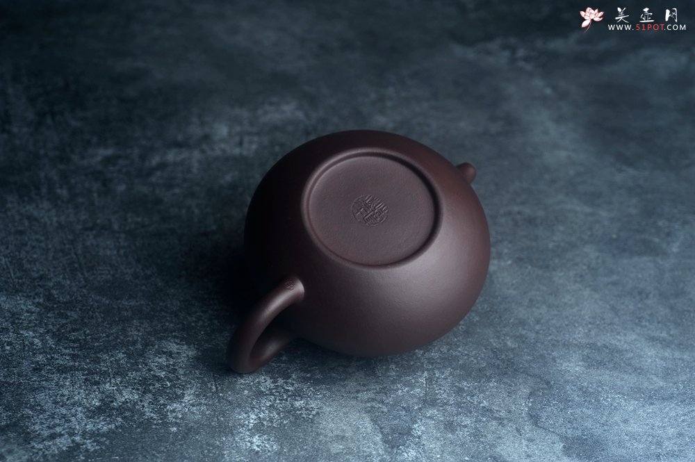 紫砂壶图片：潜力股王老师 美壶特惠 老紫泥全手工大亨仿古壶 - 美壶网