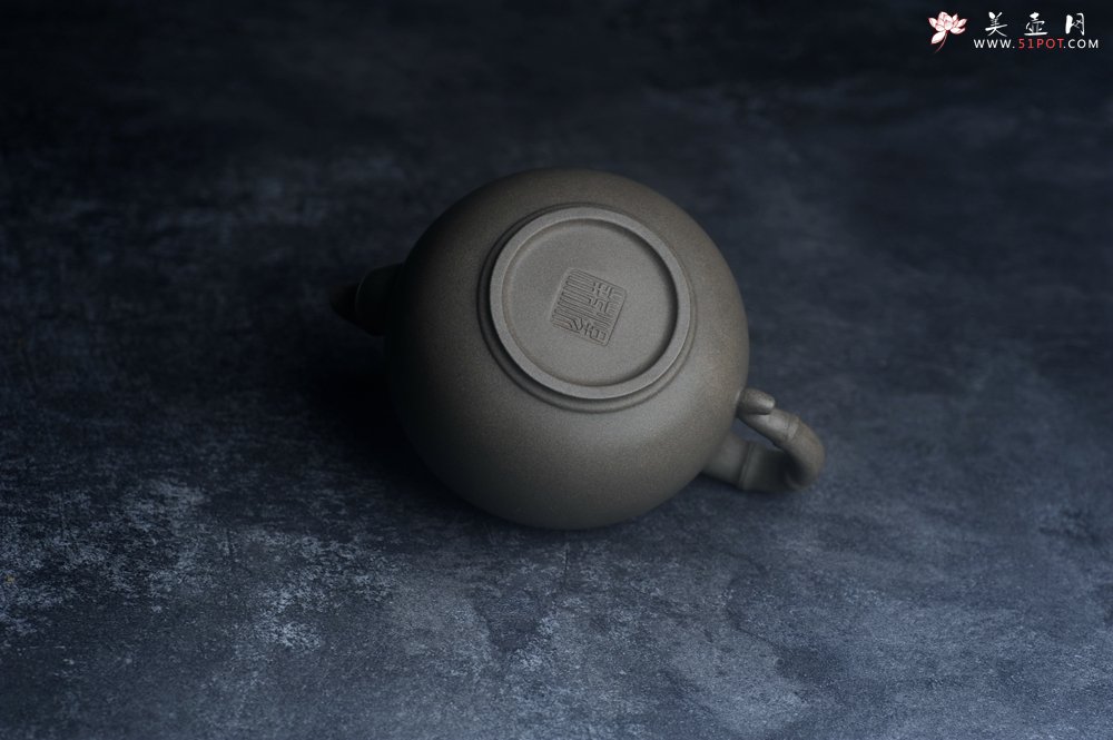 紫砂壶图片：美壶特惠 精品老青段泥福竹紫砂壶 茶人醉爱 - 美壶网