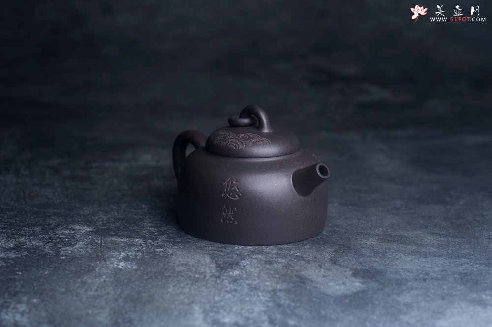 紫砂壶图片：美壶特惠 优质青灰泥精致祥云悠然紫砂壶 茶人醉爱 - 美壶网