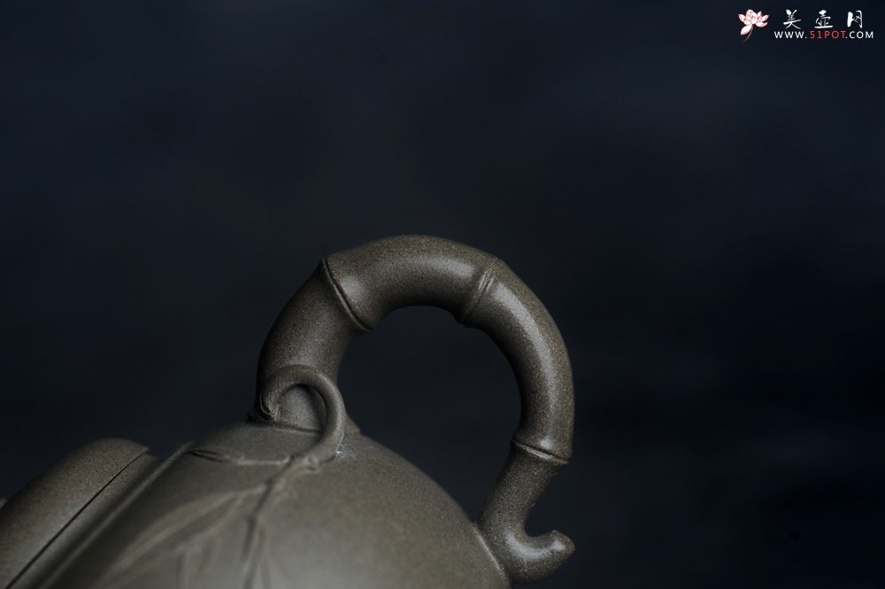 紫砂壶图片：美壶特惠 精品老青段泥福竹紫砂壶 茶人醉爱 - 美壶网