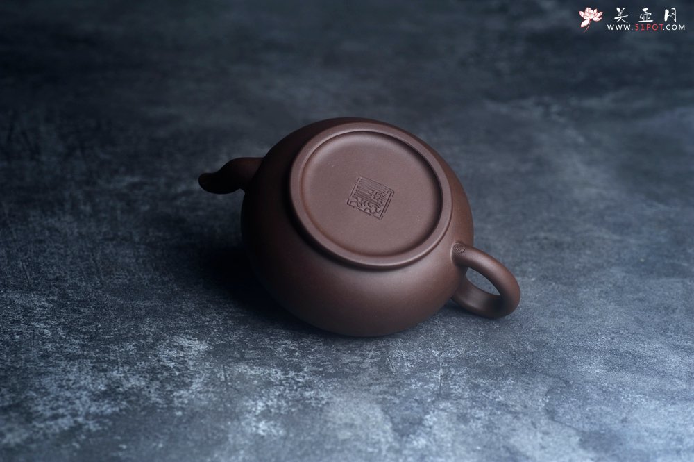 紫砂壶图片：美壶特惠 特好老紫泥玉扁紫砂壶 茶人醉爱 - 美壶网