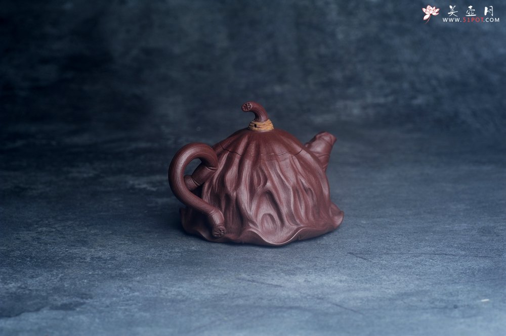 紫砂壶图片：美壶特惠 优质紫泥莲蓬壶 肌理丰富生动 茶人醉爱 - 美壶网
