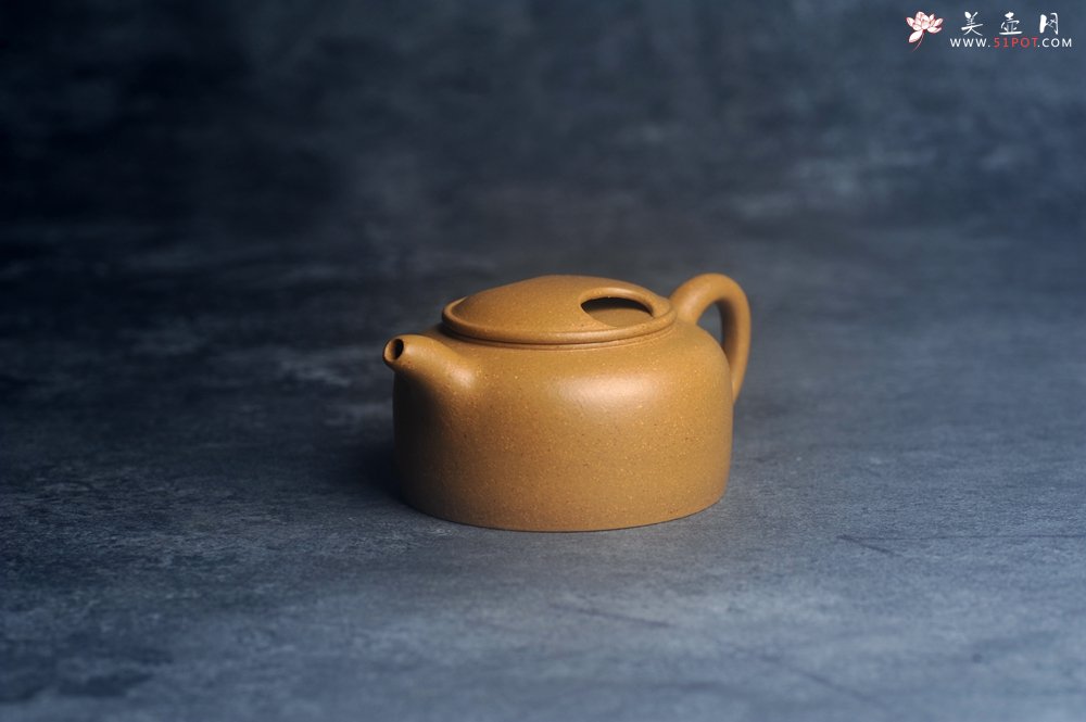 紫砂壶图片：美壶特惠 特好黄金段泥牛盖壶 茶人醉爱 - 美壶网