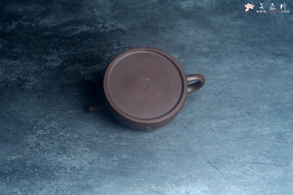 紫砂壶图片：美壶特惠 特好老紫泥半月壶 茶人醉爱 - 美壶网