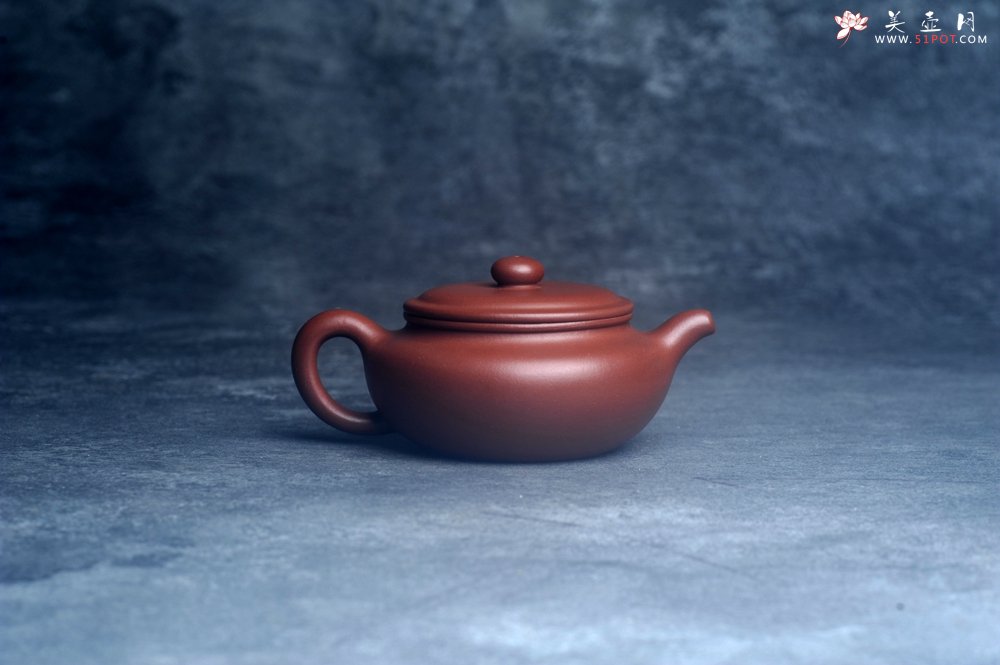 紫砂壶图片：美壶特惠 特好清水泥扁古壶 茶人醉爱 - 美壶网
