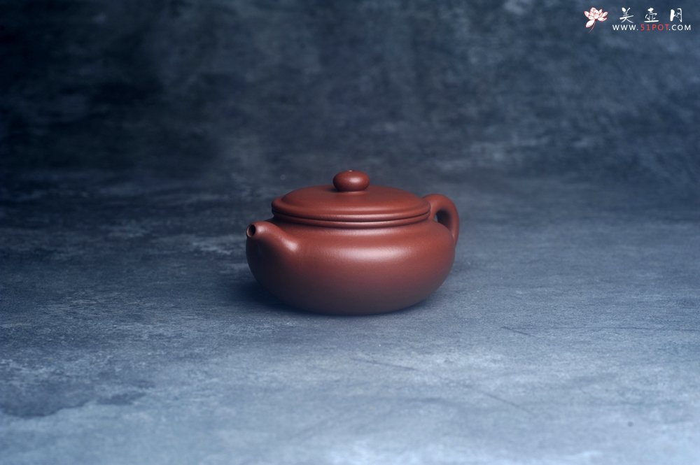 紫砂壶图片：美壶特惠 特好清水泥扁古壶 茶人醉爱 - 美壶网