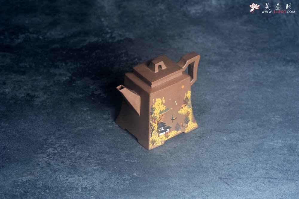 紫砂壶图片：美壶特惠 特好老段泥方钟壶 泥绘山水特文气 - 美壶网