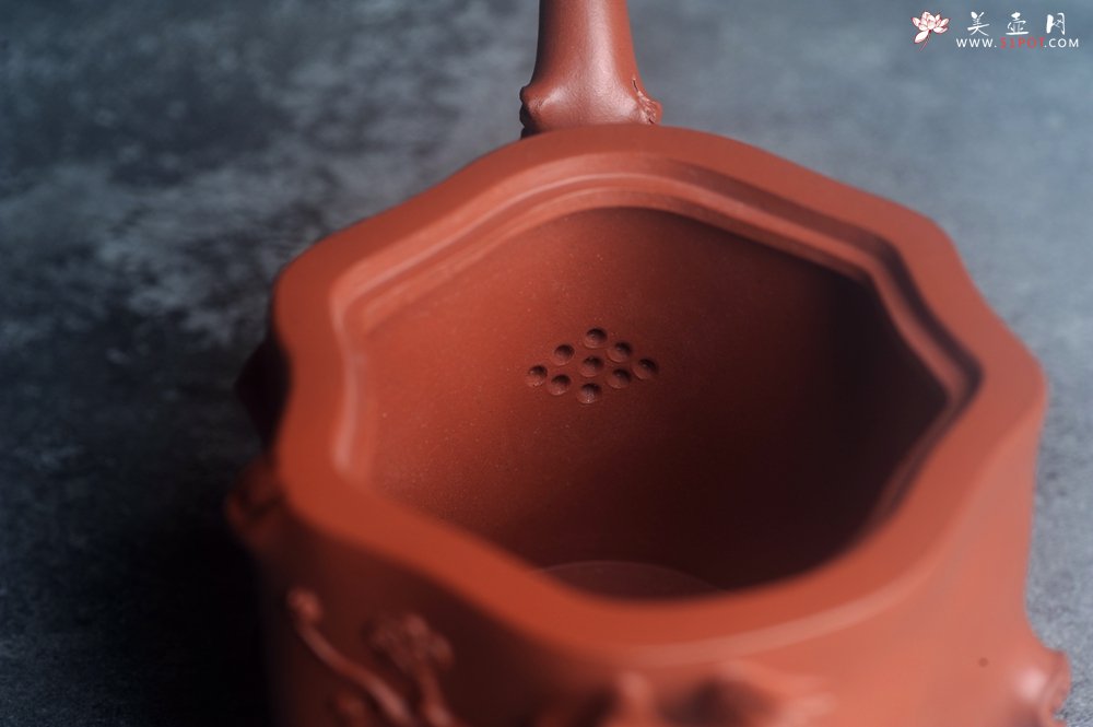 紫砂壶图片：美壶特惠 紫砂厂老艺人查建英全手工小红泥梅桩壶 茶人醉爱 - 美壶网