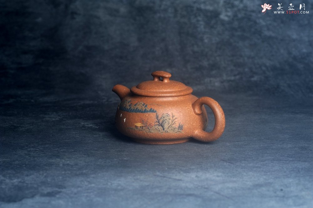 紫砂壶图片：美壶特惠 优质粗砂降坡泥桥钮合欢紫砂壶 泥绘山水 特文气 - 美壶网