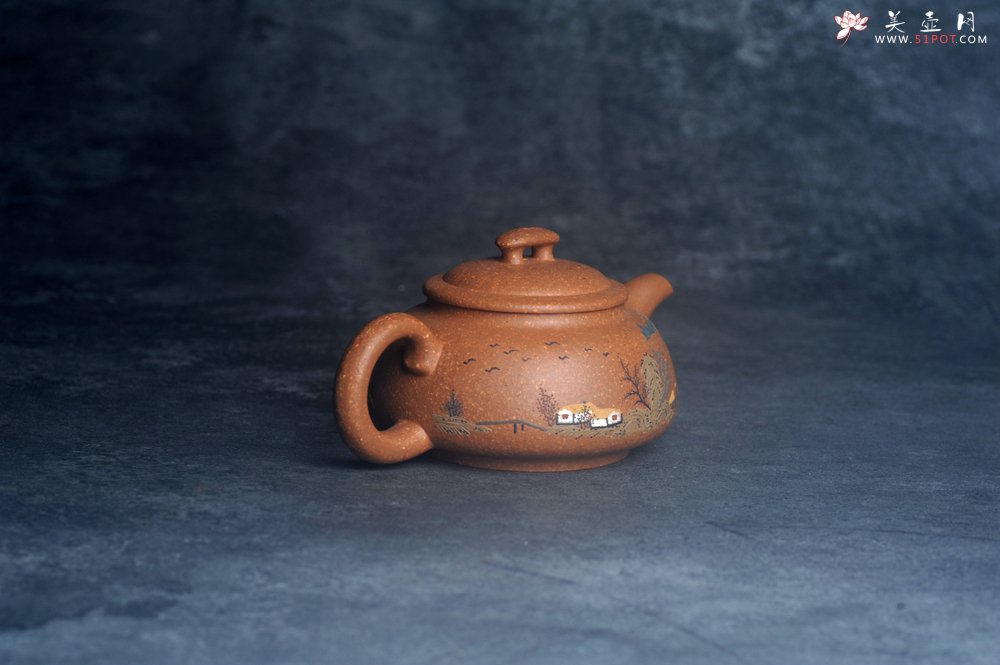 紫砂壶图片：美壶特惠 优质粗砂降坡泥桥钮合欢紫砂壶 泥绘山水 特文气 - 美壶网
