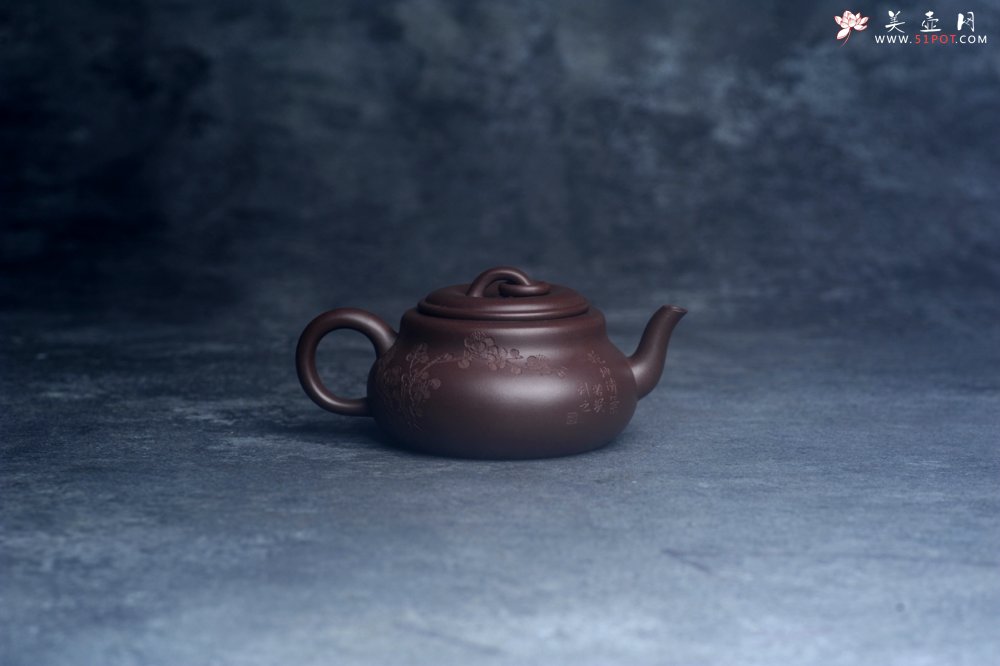 紫砂壶图片：美壶特惠 特好老紫泥墨梅壶 茶人醉爱 - 美壶网