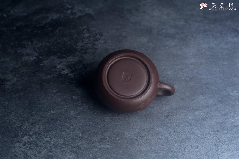 紫砂壶图片：美壶特惠 特好老紫泥墨梅壶 茶人醉爱 - 美壶网