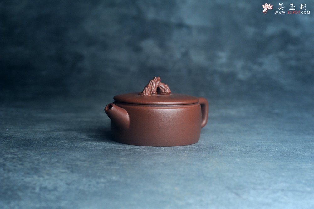 紫砂壶图片：美壶特惠 手工手制紫砂壶特好底槽青假山汉瓦壶 底部刻老虎 栩栩如生 茶壶 茶具 单壶 - 美壶网