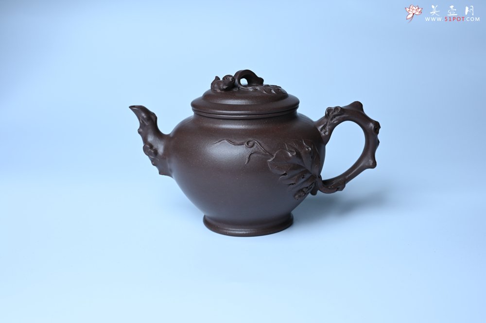 紫砂壶图片：潜力股赵老师 老紫泥全手工松鼠葡萄壶 茶人醉爱 - 美壶网