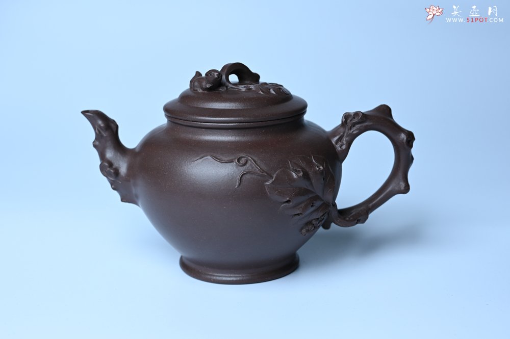 紫砂壶图片：潜力股赵老师 老紫泥全手工松鼠葡萄壶 茶人醉爱 - 美壶网