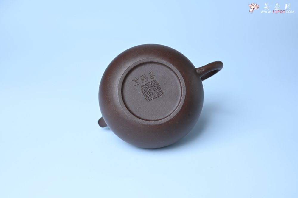 紫砂壶图片：毛国强入室弟子黄云初 特好老紫泥涤心茄段 名家何水法书法 刘世涛伯陶刻 - 美壶网