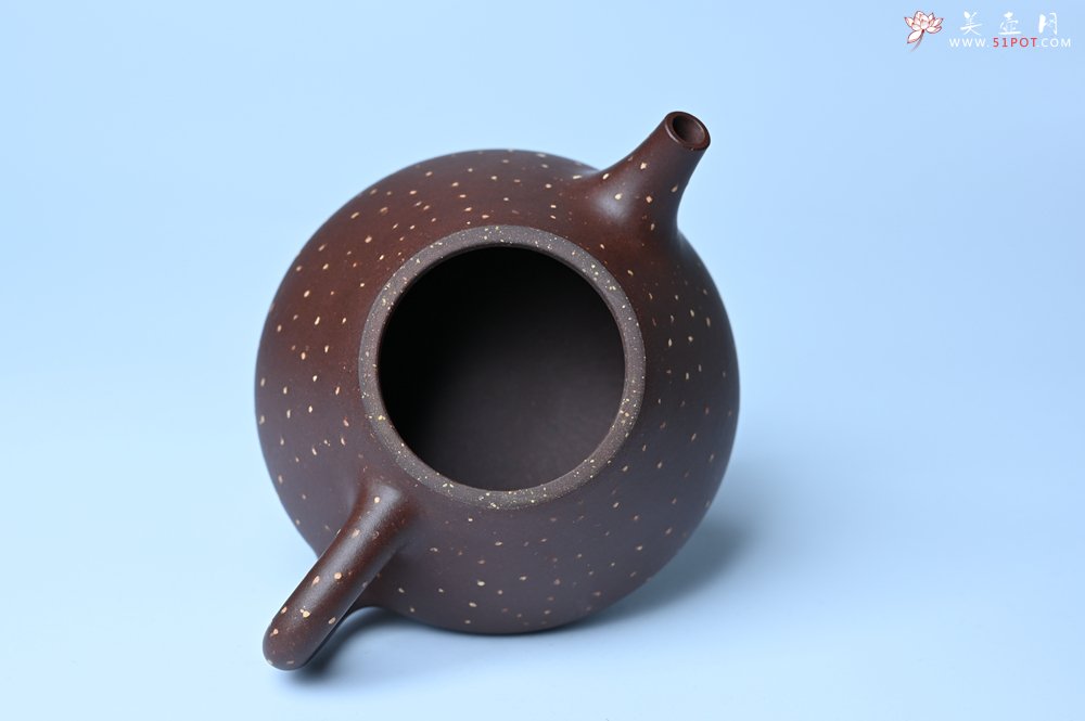 紫砂壶图片：潜力股周小培 特好老紫泥铺砂全手工子冶石瓢 - 美壶网