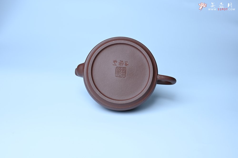 紫砂壶图片：毛国强入室弟子黄云初 特好老紫泥福圆壶 名家何水法书法“离幻即空” 刘世涛伯陶刻 - 美壶网