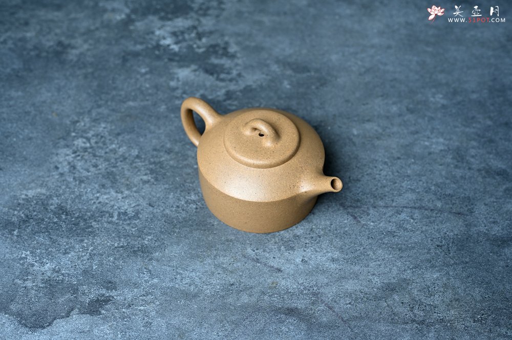 紫砂壶图片：美壶特惠 优质黄金段泥镜瓦壶 茶人醉爱 - 美壶网