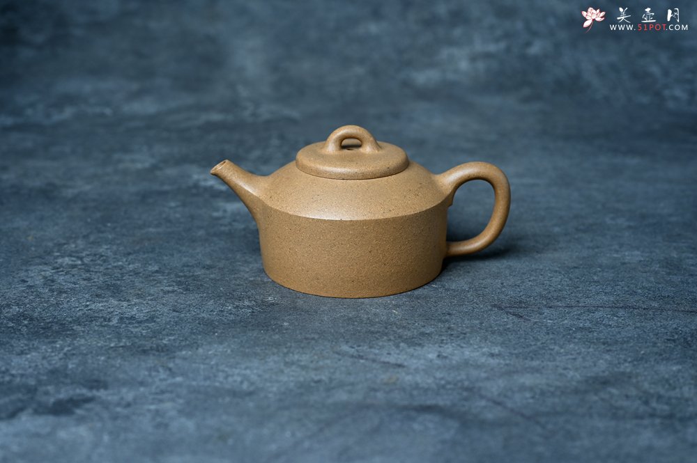 紫砂壶图片：美壶特惠 优质黄金段泥镜瓦壶 茶人醉爱 - 美壶网