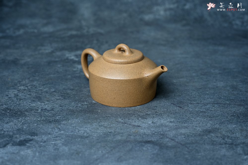紫砂壶图片：美壶特惠 优质黄金段泥镜瓦壶 茶人醉爱 - 美壶网