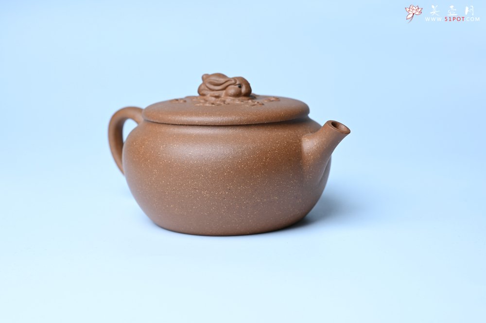 紫砂壶图片：美壶特惠 优质降坡泥花鸟听兔壶 茶人醉爱 - 美壶网