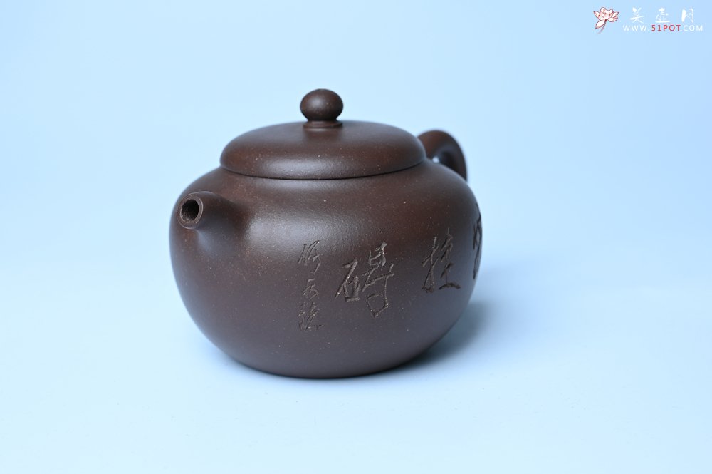 紫砂壶图片：毛国强入室弟子黄云初 特好老紫泥心无挂碍莲子壶 名家何水法书法 刘世涛伯陶刻 - 美壶网