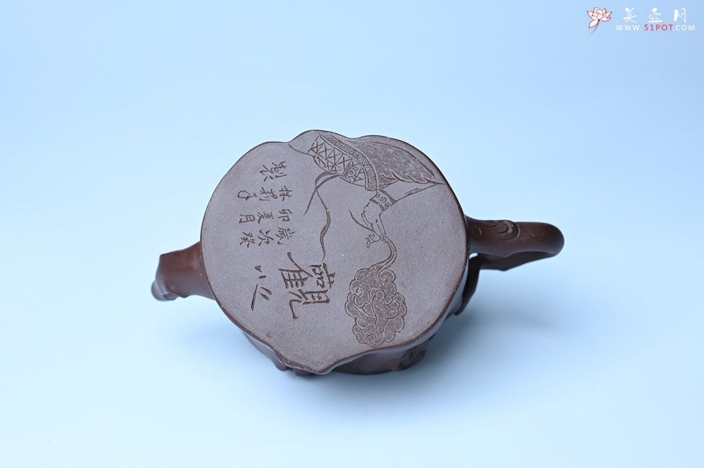 紫砂壶图片：美壶特惠 精致老紫泥佛手壶 肌理生动 底部刻佛手祥云特文气 - 美壶网