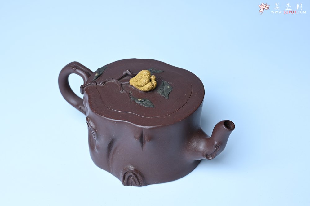 紫砂壶图片：美壶特惠 精致老紫泥佛手壶 肌理生动 底部刻佛手祥云特文气 - 美壶网