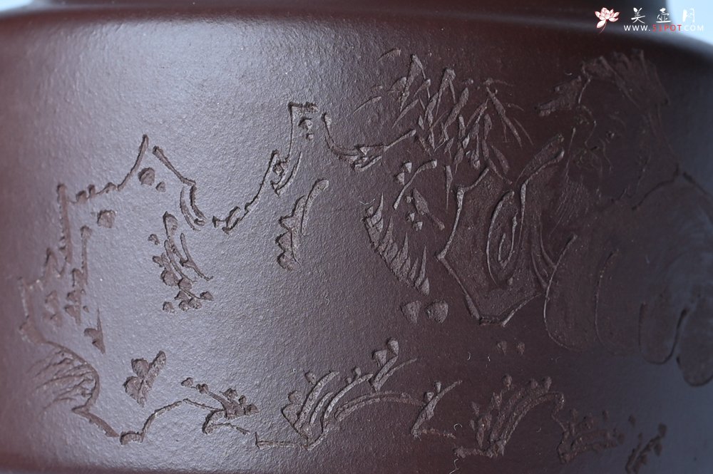 紫砂壶图片：油润底曹青 全手工德中茶壶 装饰人物特文气 - 美壶网